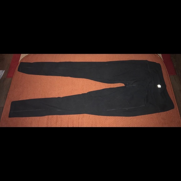 Woman’s Black Athletic Leggings - Picture 2 of 3